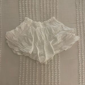 Cute White Aerie skort!
